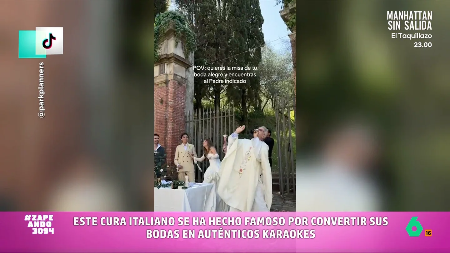 Las bodas virales con karaoke de un cura italiano: "No sé si pedirle que me case o que actúe en el Primavera Sound" Misa con fiestón. Eso es exactamente lo que promete es cura italiano que ya se ha hecho famoso por, entre sermón y sermón, meter espectaculares números musicales ¡con karaoke! Puedes verlo en este vídeo.