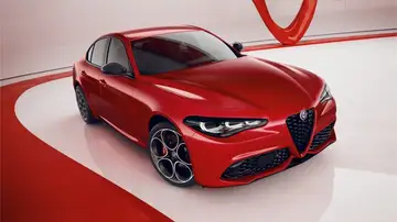 Representan lo que queda de la esencia italiana, y tanto la berlina como el SUV de Alfa Romeo se actualizan para mejorar su calidad Representan lo que queda de la esencia italiana, y tanto la berlina como el SUV de Alfa Romeo se actualizan para mejorar su calidad