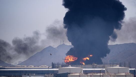 Un dron iran&iacute; provoca un incendio en la planta petrolera de Fujairah, en Emiratos &Aacute;rabes Unidos