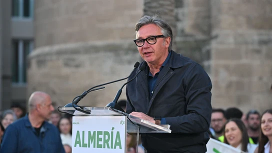 El candidato de VOX a la presidencia de Andalucía, Manuel Gavira, en un acto de precampaña en Almería. El candidato de VOX a la presidencia de Andalucía, Manuel Gavira, en un acto de precampaña en Almería.