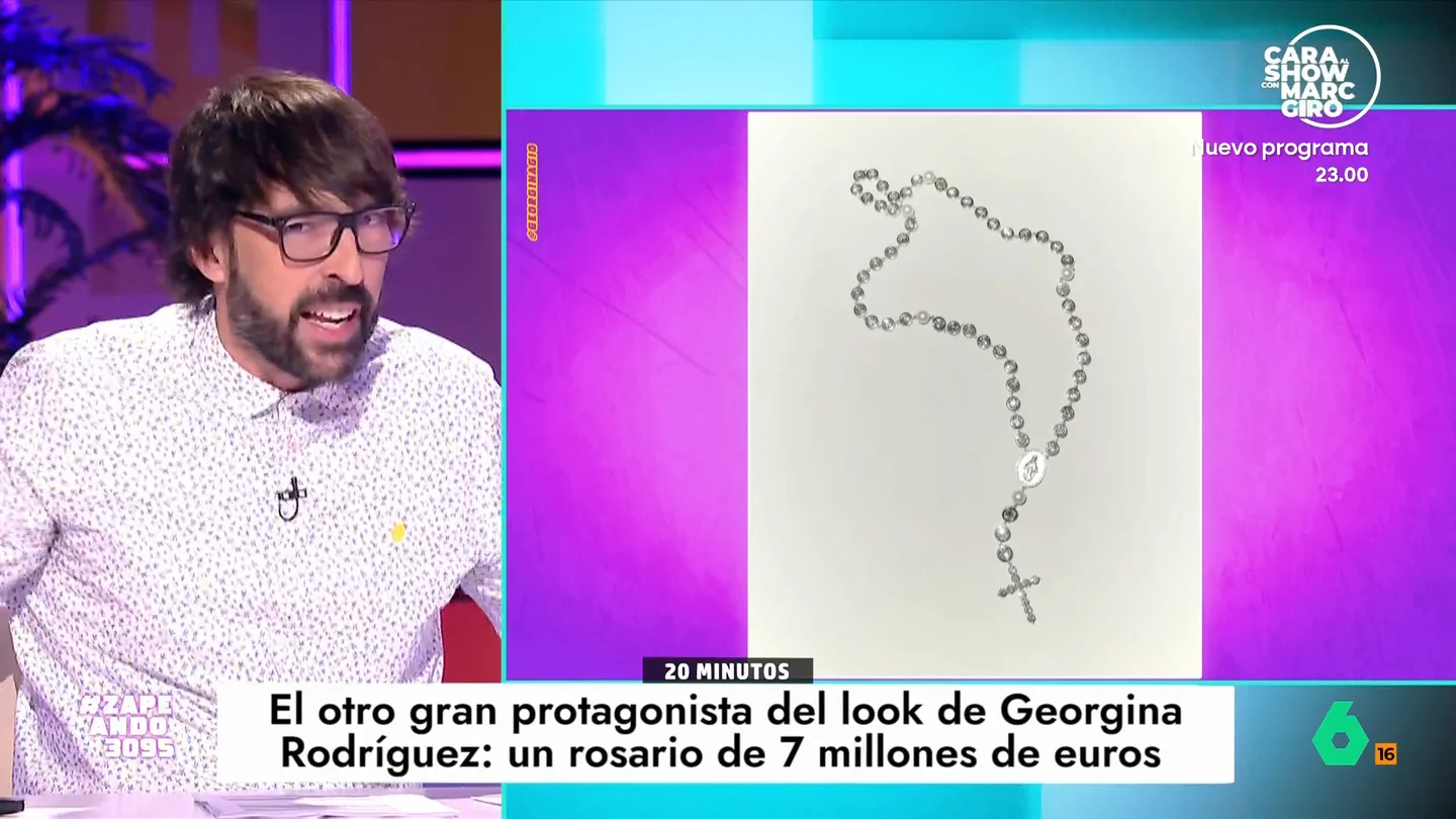 Quique Peinado alucina con el rosario que ha llevado Georgina Rodríguez a la MET Gala: "Es lo que Cristo quería" La futura esposa de Cristiano Ronaldo llevó un espectacular diseño de Ludovic de Saint Sernin inspirando en la Virgen de Fátima, pero lo más impresionante de su look fueron sus complementos.