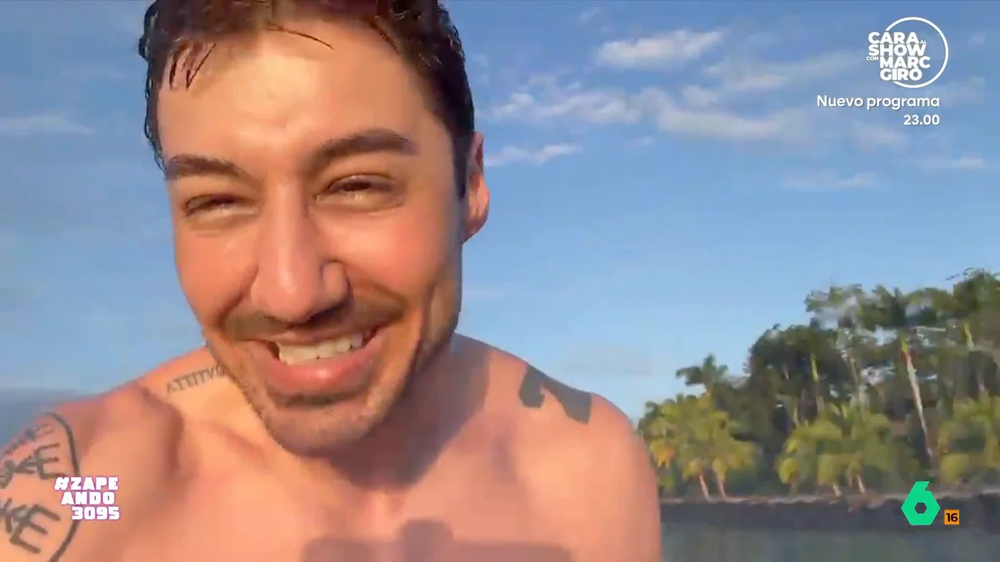 El vídeo de Francisco Cacho desde Panamá que desata la envidia de los zapeadores Francisco Cacho está de vacaciones y, no contento con eso, manda un mensaje a Zapeando mostrando un espectacular amanecer en una playa paradisíaca de Panamá. La reacción de los zapeadores, en vídeo.