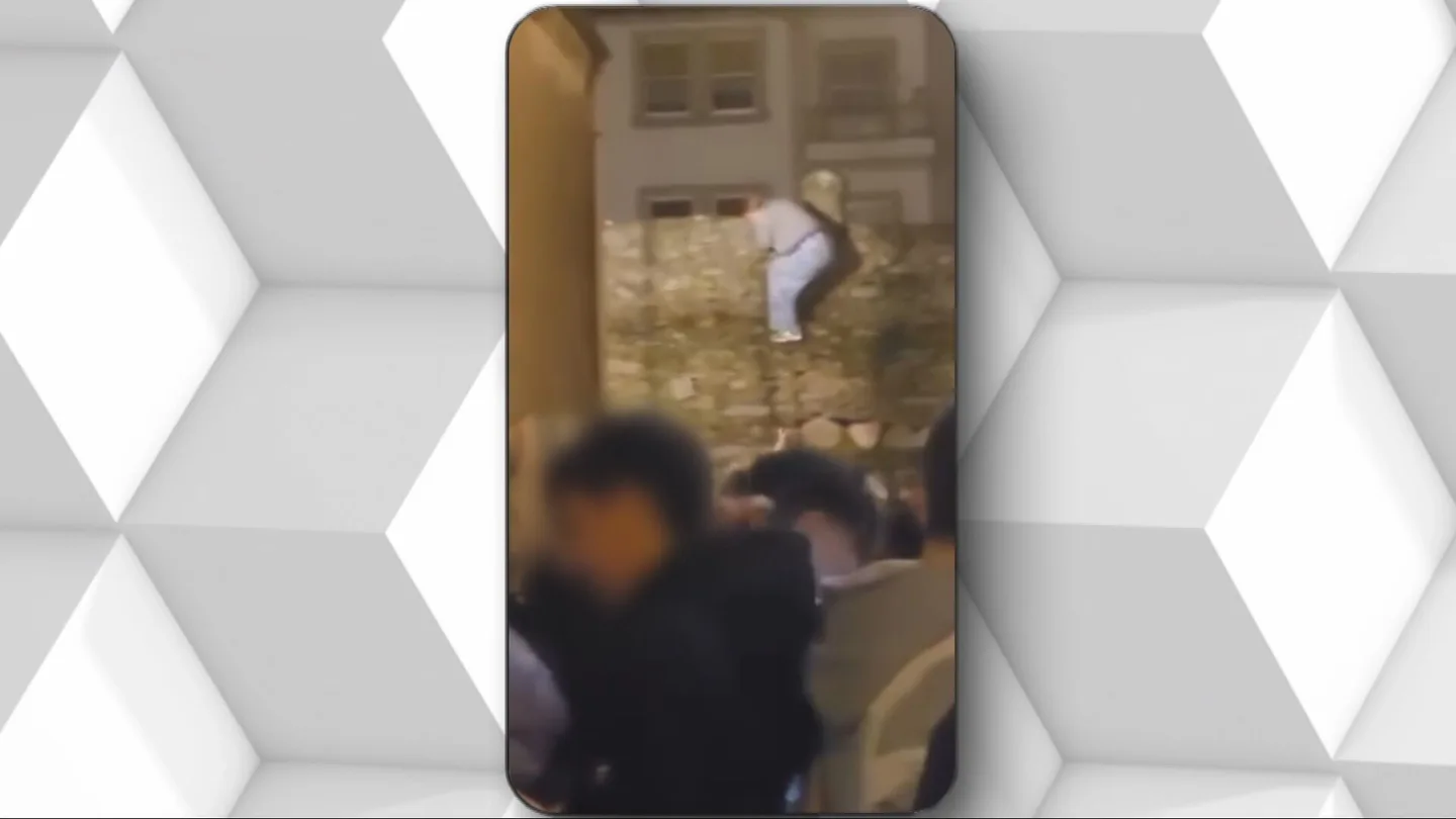 Nadie la ayudó a bajar: las imágenes de la inacción de los testigos ante la caída mortal de una mujer en la Muralla de Lugo Nadie la ayudó a bajar: las imágenes de la inacción de los testigos ante la caída mortal de una mujer en la Muralla de Lugo
