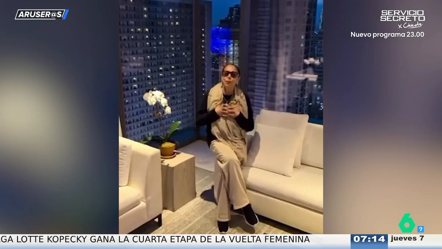 Isabel Pantoja ya está en Nueva York para celebrar sus 50 años sobre los escenarios: "Vamos a pasar una noche preciosa" Isabel Pantoja ya está en Nueva York para celebrar sus 50 años sobre los escenarios: "Vamos a pasar una noche preciosa"