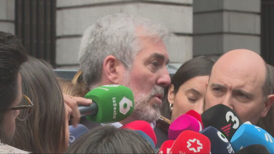 Clavijo asegura que el crucero con hantavirus "en ning&uacute;n caso atracar&aacute;, solo fondear&aacute;"