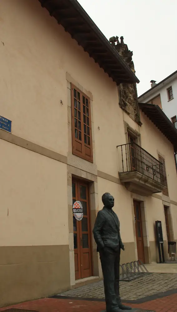 Palacio de los Marqueses de Gamoneda Palacio de los Marqueses de Gamoneda