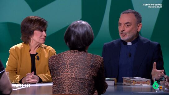  Jes&uacute;s S&aacute;nchez Adalid admite que los curas tienen "sue&ntilde;os er&oacute;ticos o h&uacute;medos": "Somos humanos"