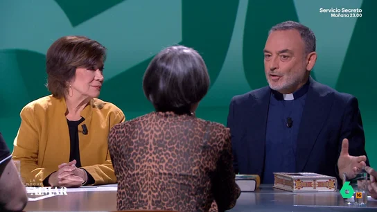 Jesús Sánchez Adalid admite que los curas tienen "sueños eróticos o húmedos": "Somos humanos" Jesús Sánchez Adalid admite que los curas tienen "sueños eróticos o húmedos": "Somos humanos"