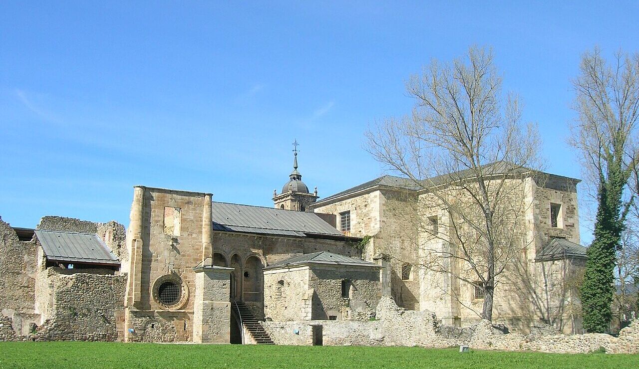 Monasterio de Santa Mar&iacute;a de Carracedo