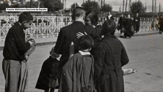 Puente del exilio en Ir&uacute;n: s&iacute;mbolo de las familias que se despidieron para buscar en Francia una vida lejos de la guerra civil