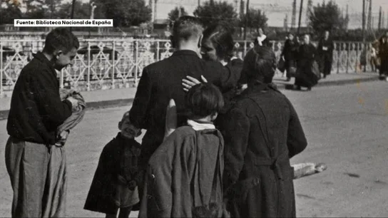 Puente del exilio en Irún: símbolo de las familias que se despidieron para buscar en Francia una vida lejos de la guerra civil Puente del exilio en Irún: símbolo de las familias que se despidieron para buscar en Francia una vida lejos de la guerra civil