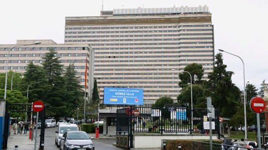 Entrada al Hospital G&oacute;mez Ulla de Madrid, este viernes.