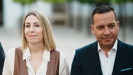 Mar&iacute;a Guardiola, a la izquierda; a la derecha, &Oacute;scar Fern&aacute;ndez