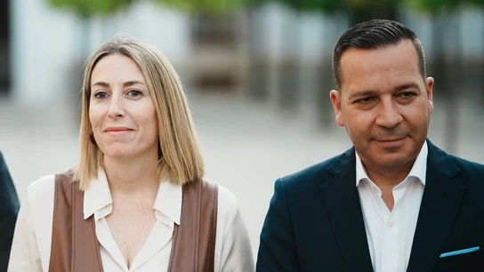 María Guardiola, a la izquierda; a la derecha, Óscar Fernández María Guardiola, a la izquierda; a la derecha, Óscar Fernández