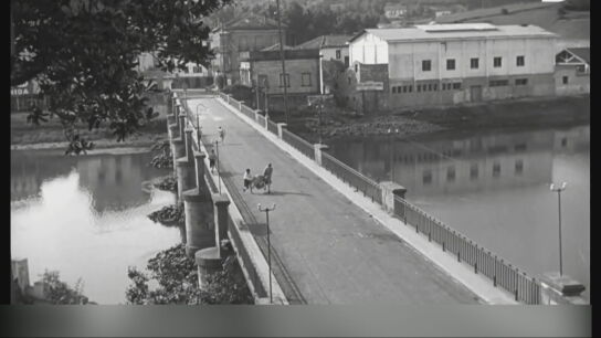 Puente del exilio en Irún: símbolo de las familias que se despidieron para buscar en Francia una vida lejos de la guerra civil