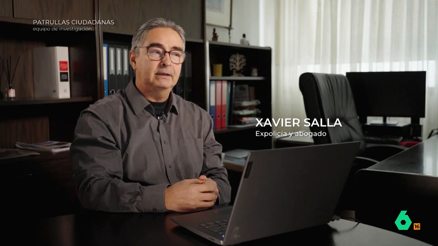 Un expolicía y abogado advierte sobre las patrullas ciudadanas: "Se puede acabar interpretando que es una organización criminal" "Tomarnos la justicia por nuestra mano tiene las consecuencias que tiene", afirma Xavier Salla, expolicía y abogado, que en este vídeo analiza la otra cara de las patrullas ciudadanas y la fina línea que separa la disuasión y la estigmatización.