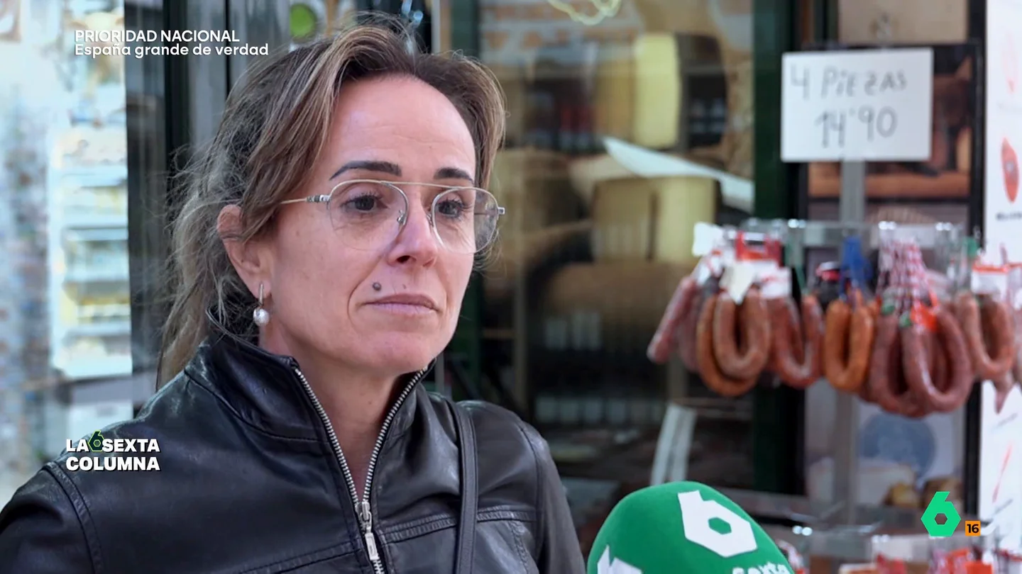 Una vecina de Trujillo, al saber que en Extremadura solo hay un 4,1% de migrantes: "Y menos tendría que haber" Muchos vecinos de este municipio han comprado el discurso de Vox en contra de los migrantes y no dudan en exponer que estan de acuerdo con, por ejemplo, eliminar el nicab del espacio público.
