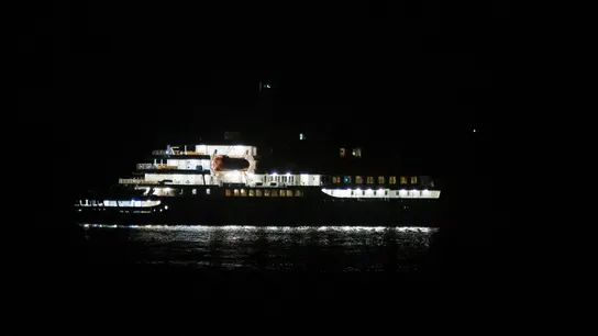 El crucero neerlandés MV Hondius frente al puerto de Granadilla El crucero neerlandés MV Hondius frente al puerto de Granadilla