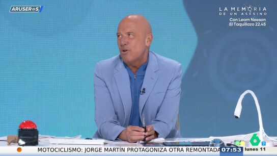 Alfonso Ar&uacute;s reacciona al gesto en los restaurantes que, seg&uacute;n una psic&oacute;loga, revela menos ansiedad