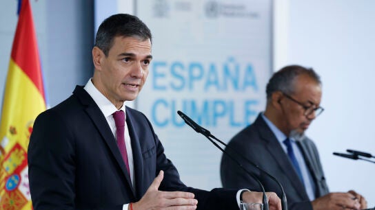El presidente del Gobierno, Pedro S&aacute;nchez, comparece junto al director de la Organizaci&oacute;n Mundial de la Salud (OMS), Tedros Adhanom Ghebreyesus