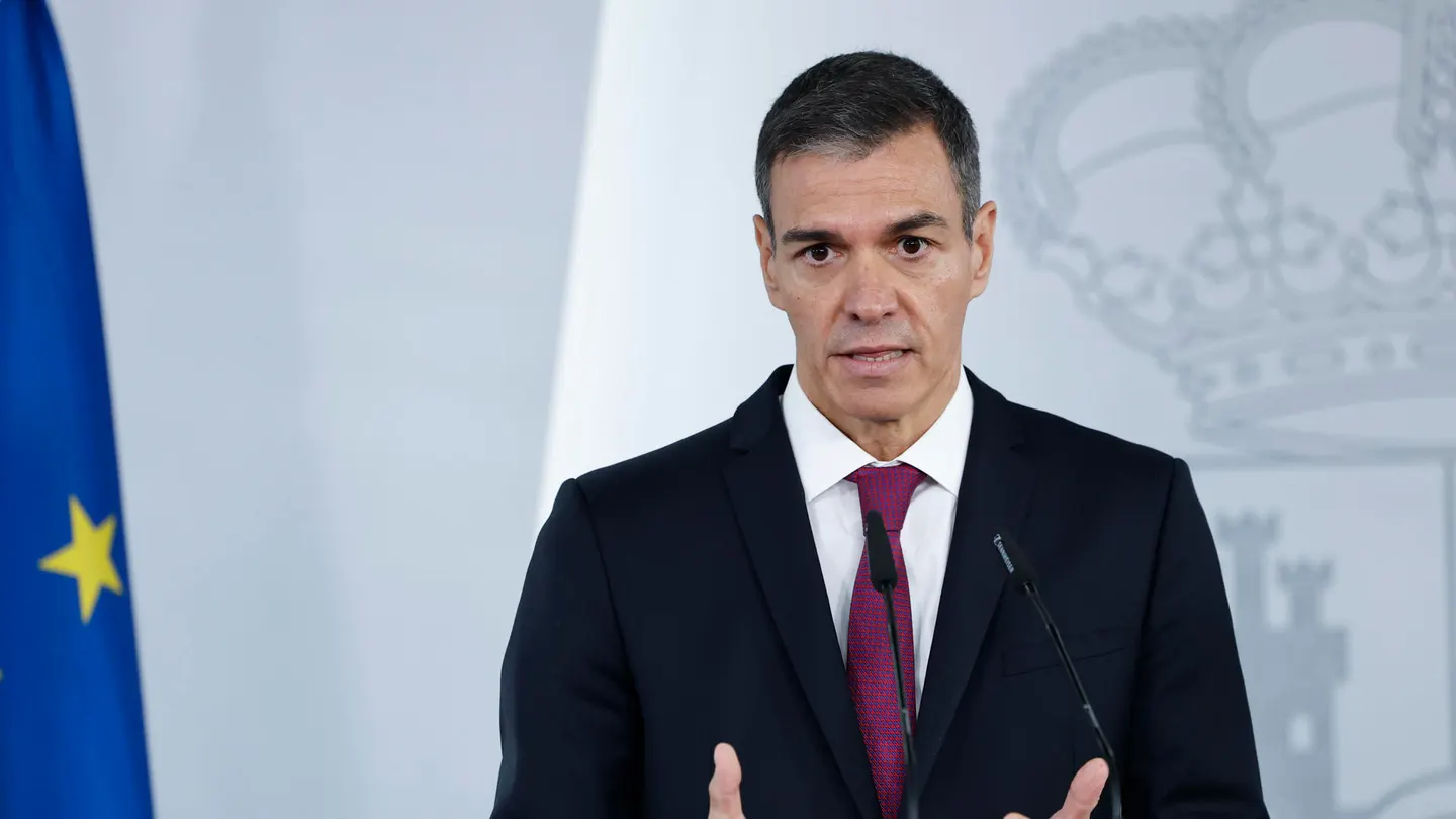 Sánchez, tras las acusaciones de Ayuso sobre su seguridad en México: "No quiero polemizar con alguien que es profesional en crear problemas" Sánchez, tras las acusaciones de Ayuso sobre su seguridad en México: "No quiero polemizar con alguien que es profesional en crear problemas"