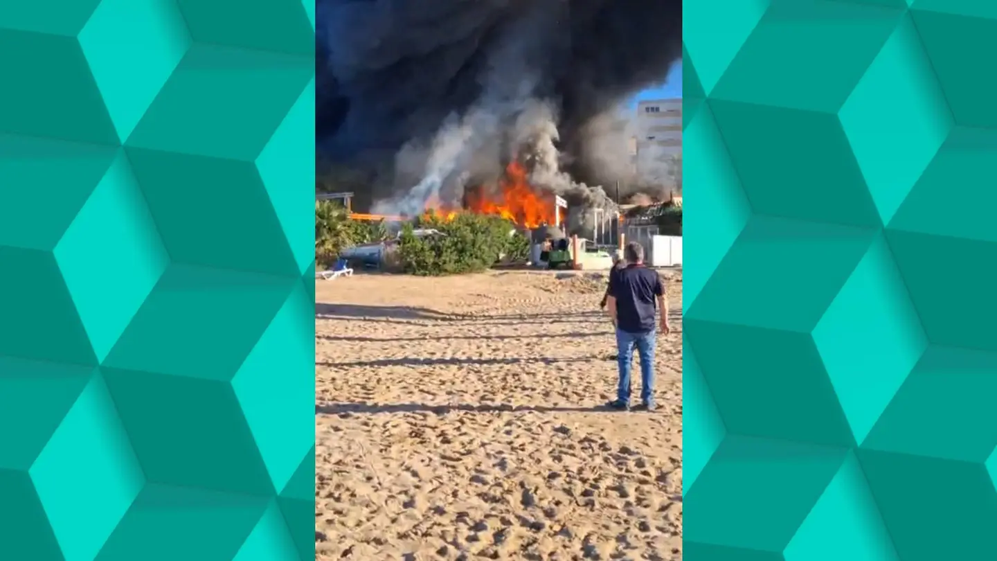 Controlado un incendio en un restaurante de La Manga (Cartagena) Controlado un incendio en un restaurante de La Manga (Cartagena)