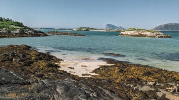 Sommar&oslash;y, en Noruega