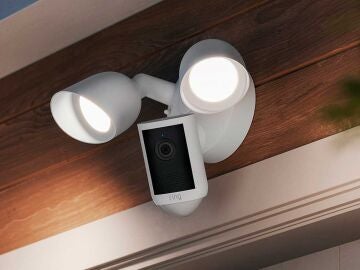 Nueva Ring Floodlight Cam