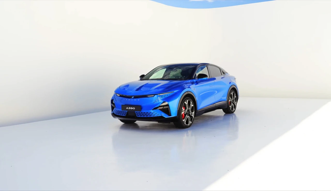 Alpine A390
