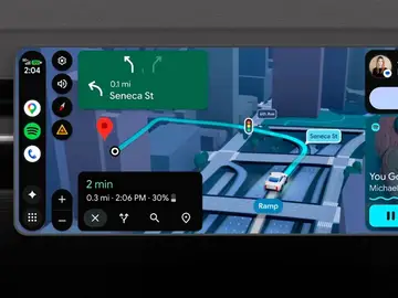 Composición de tres fotografías cedidas este 12 de mayo por Google que muestra perspectivas de la función denominada 'Live Lane Guidance' Composición de tres fotografías cedidas este 12 de mayo por Google que muestra perspectivas de la función denominada 'Live Lane Guidance'