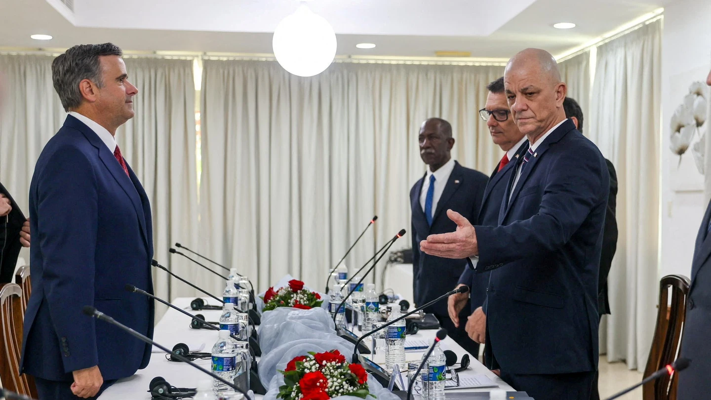 El director de la CIA, John Ratcliffe, asiste a una reunión con funcionarios cubanos en una ubicación identificada como La Habana, Cuba, en esta imagen publicada el 14 de mayo de 2026. El director de la CIA, John Ratcliffe, asiste a una reunión con funcionarios cubanos en una ubicación identificada como La Habana, Cuba, en esta imagen publicada el 14 de mayo de 2026.