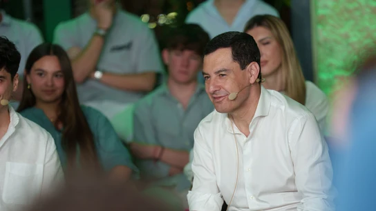 El presidente de la Junta de Andalucía y candidato del PP a la reelección, Juanma Moreno, durante su intervención en el acto electoral. El presidente de la Junta de Andalucía y candidato del PP a la reelección, Juanma Moreno, durante su intervención en el acto electoral.
