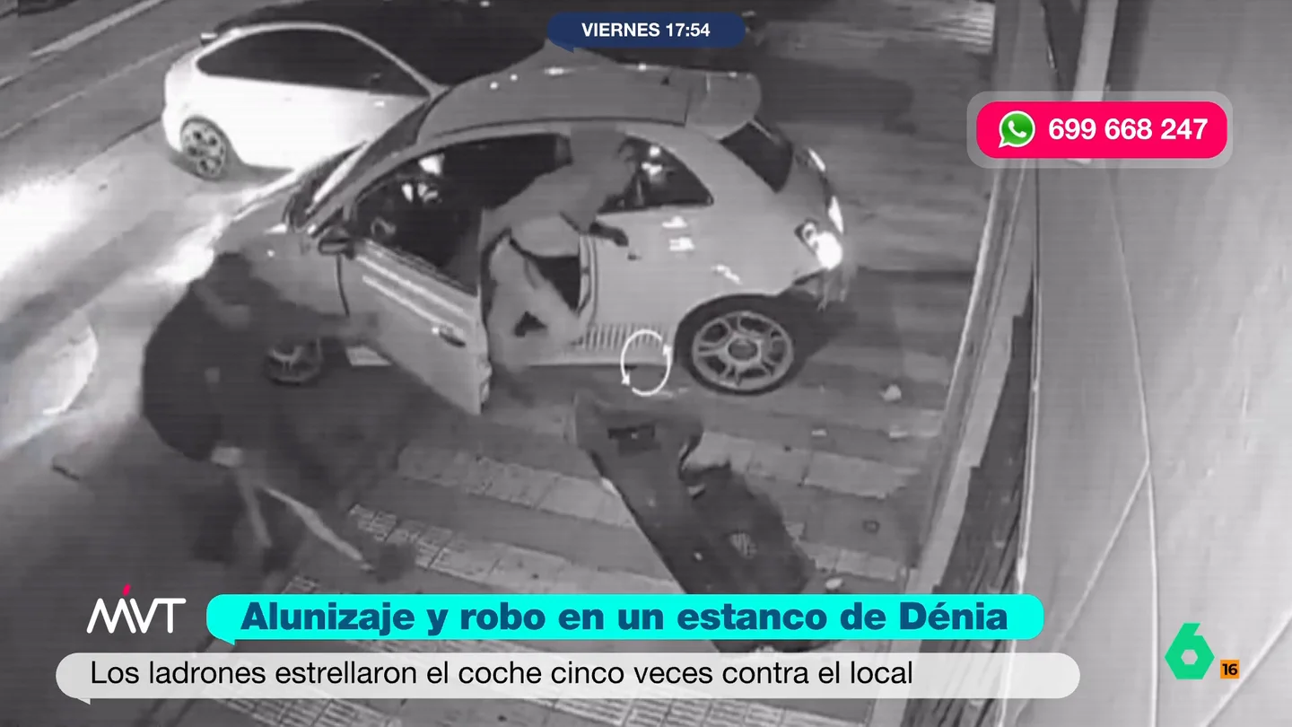 Coches de alta gama, un alunizaje y un botín de 1.200 cajetillas de tabaco: así ha sido el espectacular robo a un estanco de Dénia Más Vale Tarde analiza las imágenes del robo con alunizaje a un estanco de Dénia. Los asaltantes habrían protagonizado después una persecución por la autopista en un Porsche Panamera robado. De momento hay un detenido.