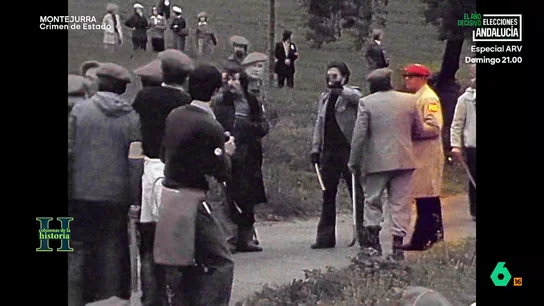 Así murió Aniano Jiménez Santos a manos del 'hombre de la gabardina': "Le dijo 'cobarde', eso le costó la vida" Entre los peregrinos que pretendían subir hacía la cumbre del Montejurra, apareció un hombre que llevaba gafas de sol, una boina y una gabardina con un parche con las siglas 'RS': Requeté de Seguridad.