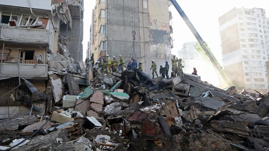 Edificio derrumbado tras un ataque masivo de Rusia contra la capital de Ucrania. Edificio derrumbado tras un ataque masivo de Rusia contra la capital de Ucrania.