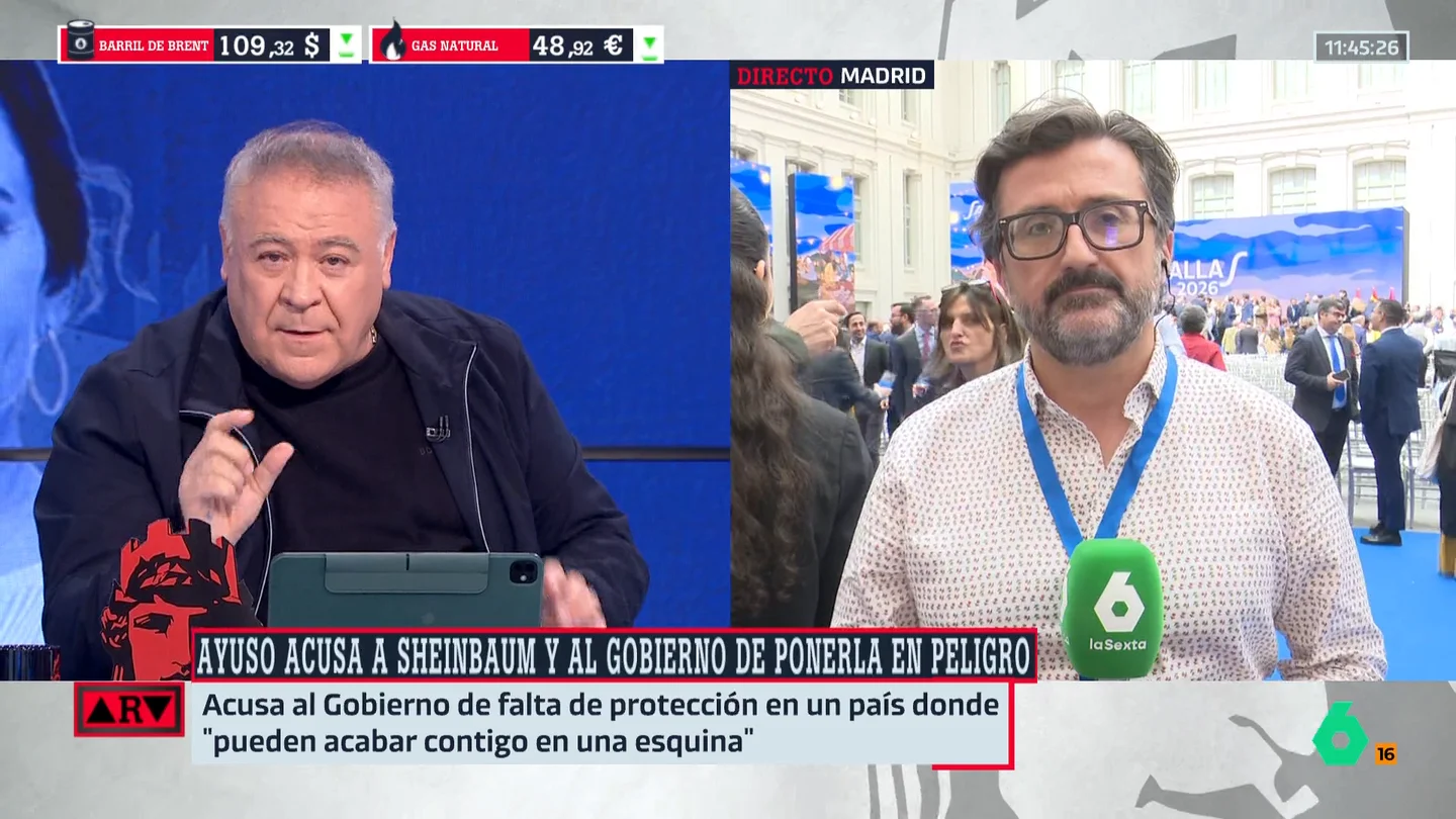 Ferreras ironiza sobre el supuesto "peligro extremo" vivido por Ayuso en México: "Yo pensaba que la tenía rodeada el Chapo Guzmán" Ferreras ironiza sobre el supuesto "peligro extremo" vivido por Ayuso en México: "Yo pensaba que la tenía rodeada el Chapo Guzmán"