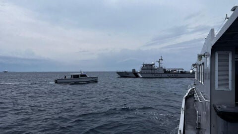 Fuerza de Defensa Nacional de Maldivas en busca de los desaparecidos.