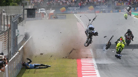 Momento del accidente de Álex Márquez en Montmeló. Momento del accidente de Álex Márquez en Montmeló.