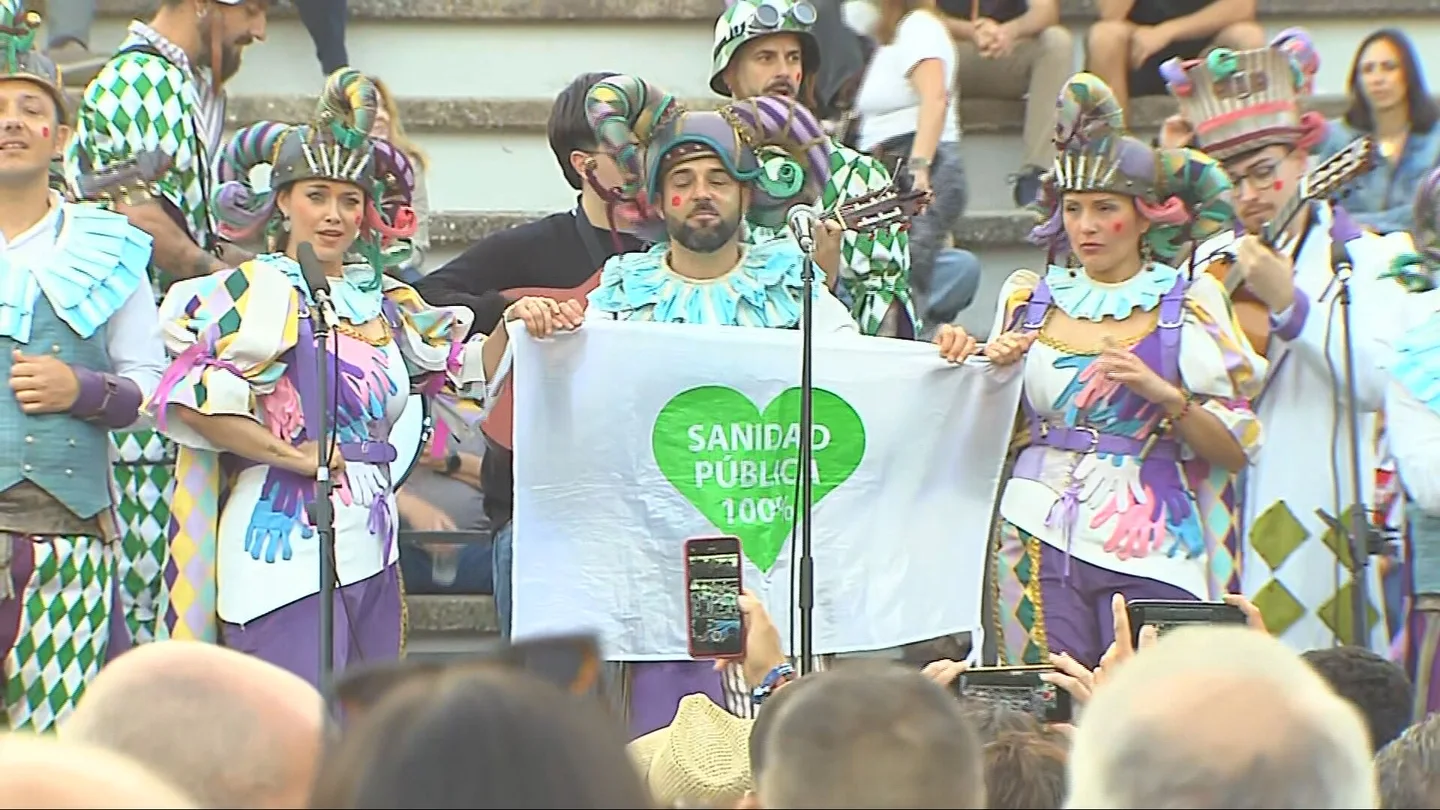 La comparsa reivindicativa del carnaval de Alcalá de Guadaíra La comparsa reivindicativa del carnaval de Alcalá de Guadaíra