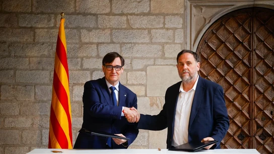 El presidente de la Generalitat, Salvador Illa, y el presidente de ERC, Oriol Junqueras, firman el acuerdo de Presupuestos de la Generalitat para 2026 El presidente de la Generalitat, Salvador Illa, y el presidente de ERC, Oriol Junqueras, firman el acuerdo de Presupuestos de la Generalitat para 2026