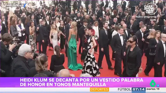 Alfonso Arús alucina con el caos en la alfombra roja del Festival de Cannes: "Parece la salida del metro" Alfonso Arús alucina con el caos en la alfombra roja del Festival de Cannes: "Parece la salida del metro"