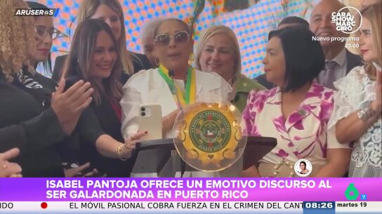 Alfonso Ar&uacute;s, al ver el reconocimiento a Isabel Pantoja en Puerto Rico por sus 50 a&ntilde;os de carrera: "Creo que hace un esfuerzo por emocionarse"