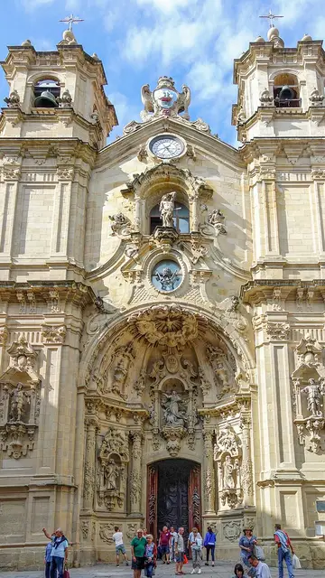 Basílica de Santa María del Coro de San Sebastián Basílica de Santa María del Coro de San Sebastián