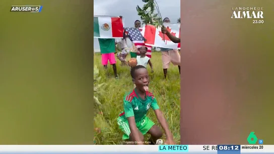 Shakira invita a los niños de Ghetto Kids a bailar con ella en la final del Mundial: "¡Me muero! ¿Por qué son tan lindos?" Shakira invita a los niños de Ghetto Kids a bailar con ella en la final del Mundial: "¡Me muero! ¿Por qué son tan lindos?"
