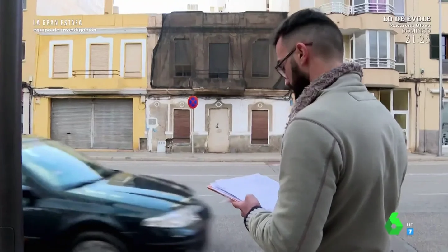 El duro testimonio de una víctima de la mayor estafa inmobiliaria de Baleares: "La casa de mis sueños es un edificio en ruinas" El duro testimonio de una víctima de la mayor estafa inmobiliaria de Baleares: "La casa de mis sueños es un edificio en ruinas"