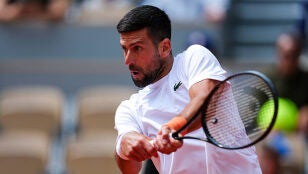 Novak Djokovic ficha a un extenista serbio como su nuevo entrenador para Roland Garros