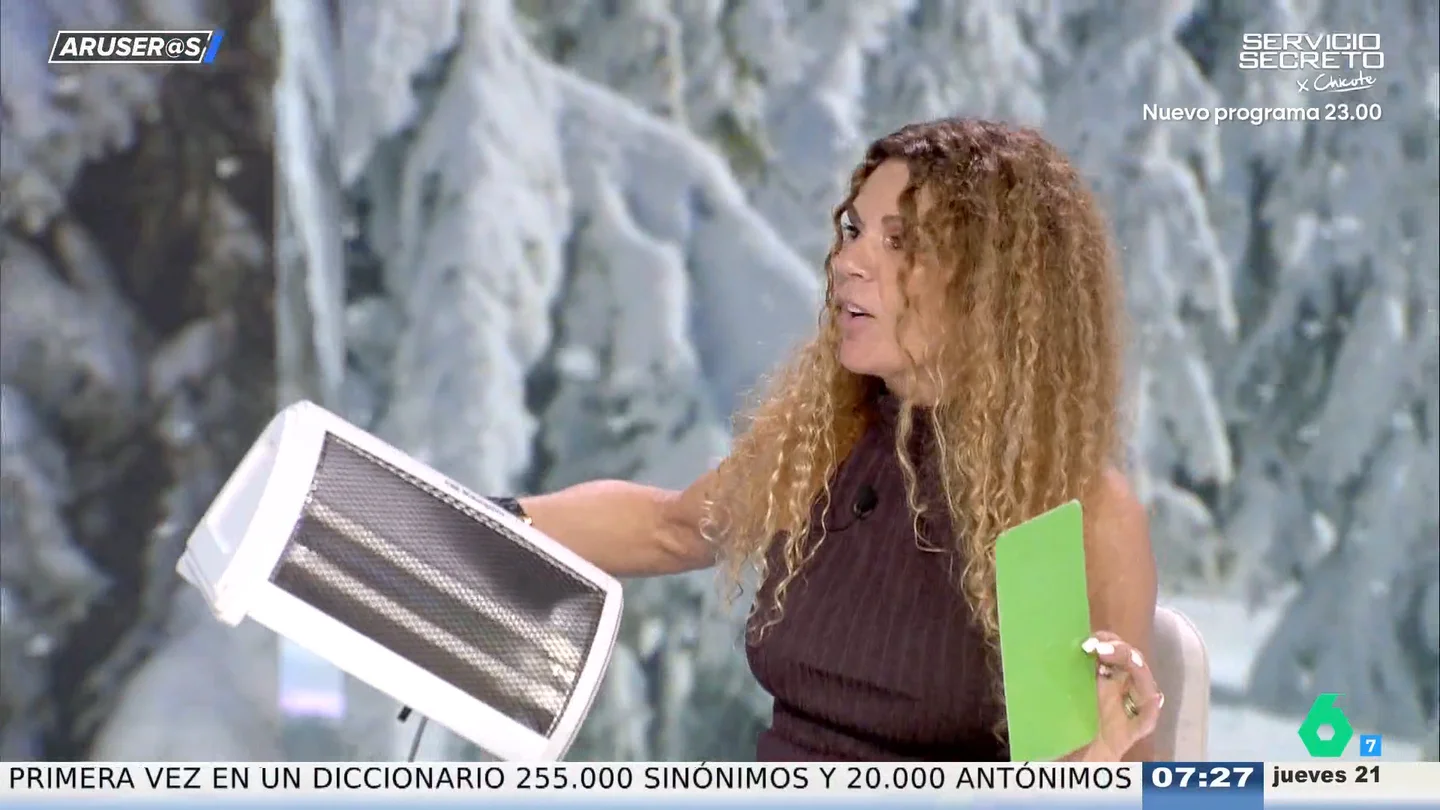 Alfonso Arús bromea sobre el caos térmico en plató: "Aquí a veces pasamos de frío a calor en minutos" Alfonso Arús bromea sobre el caos térmico en plató: "Aquí a veces pasamos de frío a calor en minutos"