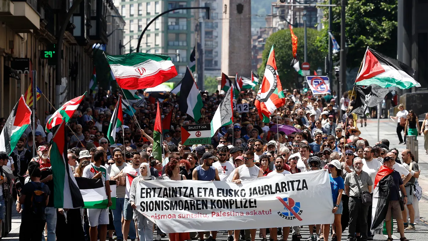 Manifestación en Bilbao contra la actuación de la Ertzaintza a la llegada de la flotilla Manifestación en Bilbao contra la actuación de la Ertzaintza a la llegada de la flotilla