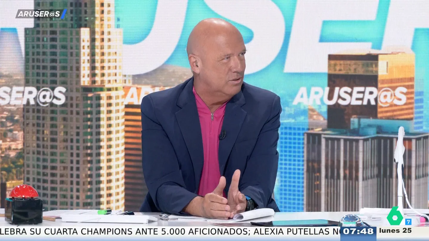 Alfonso Arús, tras escuchar el motivo por el que las mujeres viven más que los hombres: "Cuidado que en dos años no haya sorpasso" Alfonso Arús, tras escuchar el motivo por el que las mujeres viven más que los hombres: "Cuidado que en dos años no haya sorpasso"