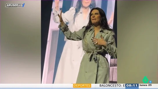 El momento en el que Laura Pausini detiene su concierto por un aviso de incendio en Orlando El momento en el que Laura Pausini detiene su concierto por un aviso de incendio en Orlando
